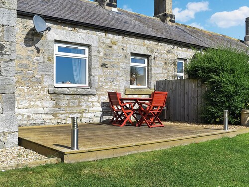 Coastal Cottage in Boulmer with Sea Views on a Working Farm.