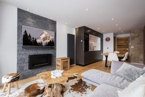 Fernseher, Kamin