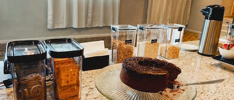 Café da manhã com buffet grátis todos os dias