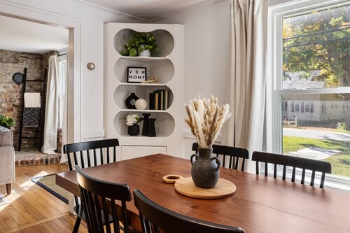 Rustic Vermont retreat w/ mini golf & kayak