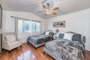 3 soverom, strykejern/-brett, wi-fi og sengetøy