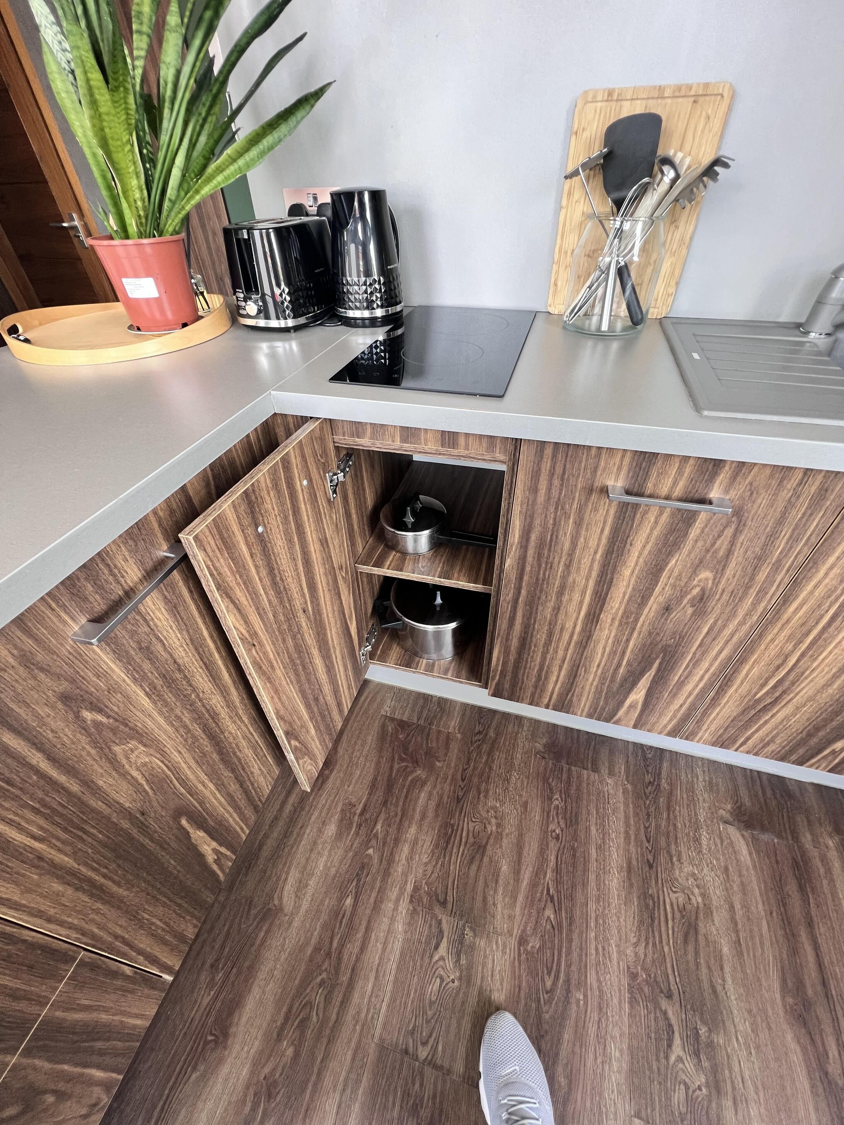 Studio | Private kitchen | Fridge, microwave, stovetop, dishwasher