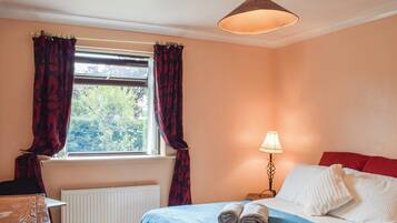 3 bedrooms, free WiFi, bed sheets