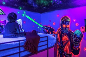 5 Schlafzimmer, Bügeleisen/Bügelbrett, Reisekinderbett, WLAN