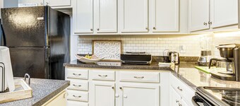 Pet-Friendly Home w/ Yard & Fireplace in Lexington