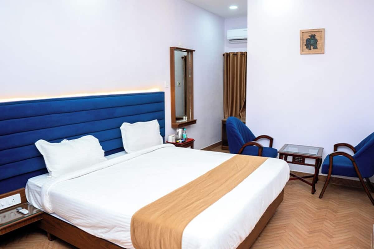 Deluxe Double Room, 1 King Bed | 1 bedroom, free WiFi