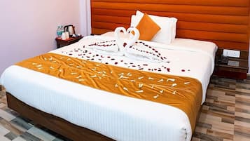 Deluxe Double Room, 1 King Bed | Free WiFi