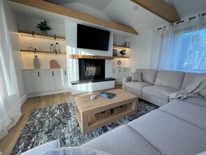 Smart TV, fireplace, video games, books - Relax on the Lake - 180 degree Views (North East)