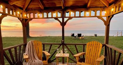 Relax on the Lake - 180 degree Views