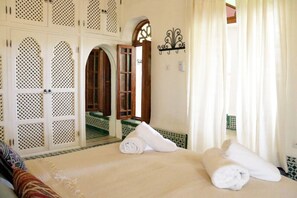 2 slaapkamers, een strijkplank/strijkijzer, wifi, beddengoed