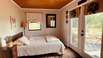 3 bedrooms, iron/ironing board, travel crib, WiFi