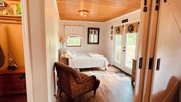 3 bedrooms, iron/ironing board, travel cot, WiFi