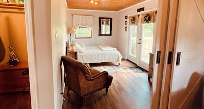 Near Ruoff Grand Park Mable’s Farm 2-3BDR Sleeps 8+ Country Setting Great Views