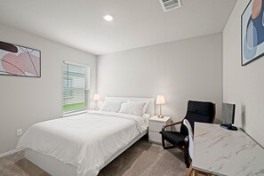 4 habitaciones, escritorio, wifi y ropa de cama 