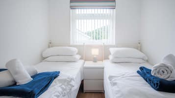 2 chambres, fer et planche Ă repasser, draps fournis