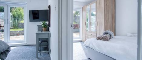 3 slaapkamers, een strijkplank/strijkijzer, wifi, beddengoed