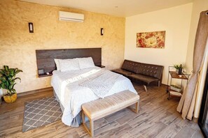 1 dormitorio, tabla de planchar con plancha, wifi y ropa de cama
