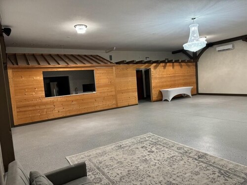 Wedding venue Resort with WiFi and AC in charming East Palatka