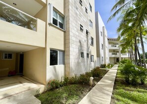 Front of property - Relajate hermoso jardín y 2 piscinas (Puerto Aventuras)