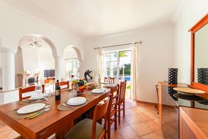 Dining - Peaceful villa w/ heatable pool in Pêra (Pêra)