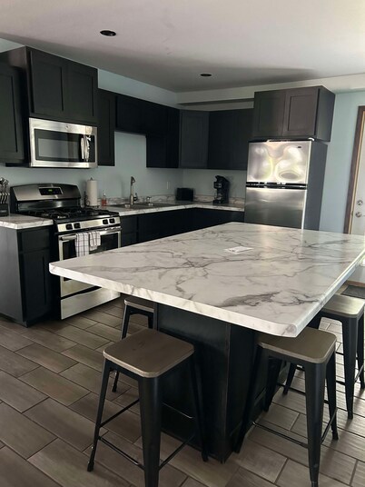 3 Bedroom Condo w/ Transportation to the NFL Draft 2025