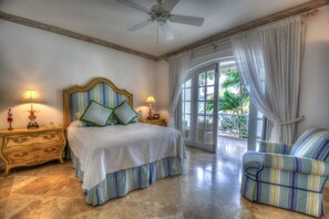 3 quartos, ferros/tábuas de passar roupa, Wi-Fi, roupa de cama