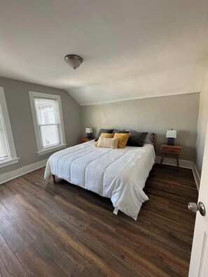 3 bedrooms, iron/ironing board, free WiFi, bed sheets