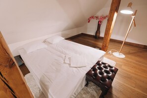 2 soverom, strykejern/-brett, reiseseng for barn og wi-fi (inkludert)