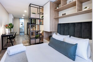 Desk, iron/ironing board, WiFi, bed sheets
