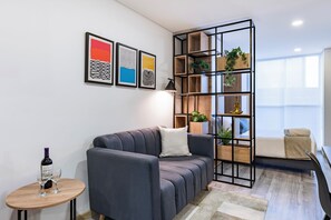 Smart TV - Modern Loft Zona T W/ Fast Wi-Fi / Unique Location (BOGOTA)