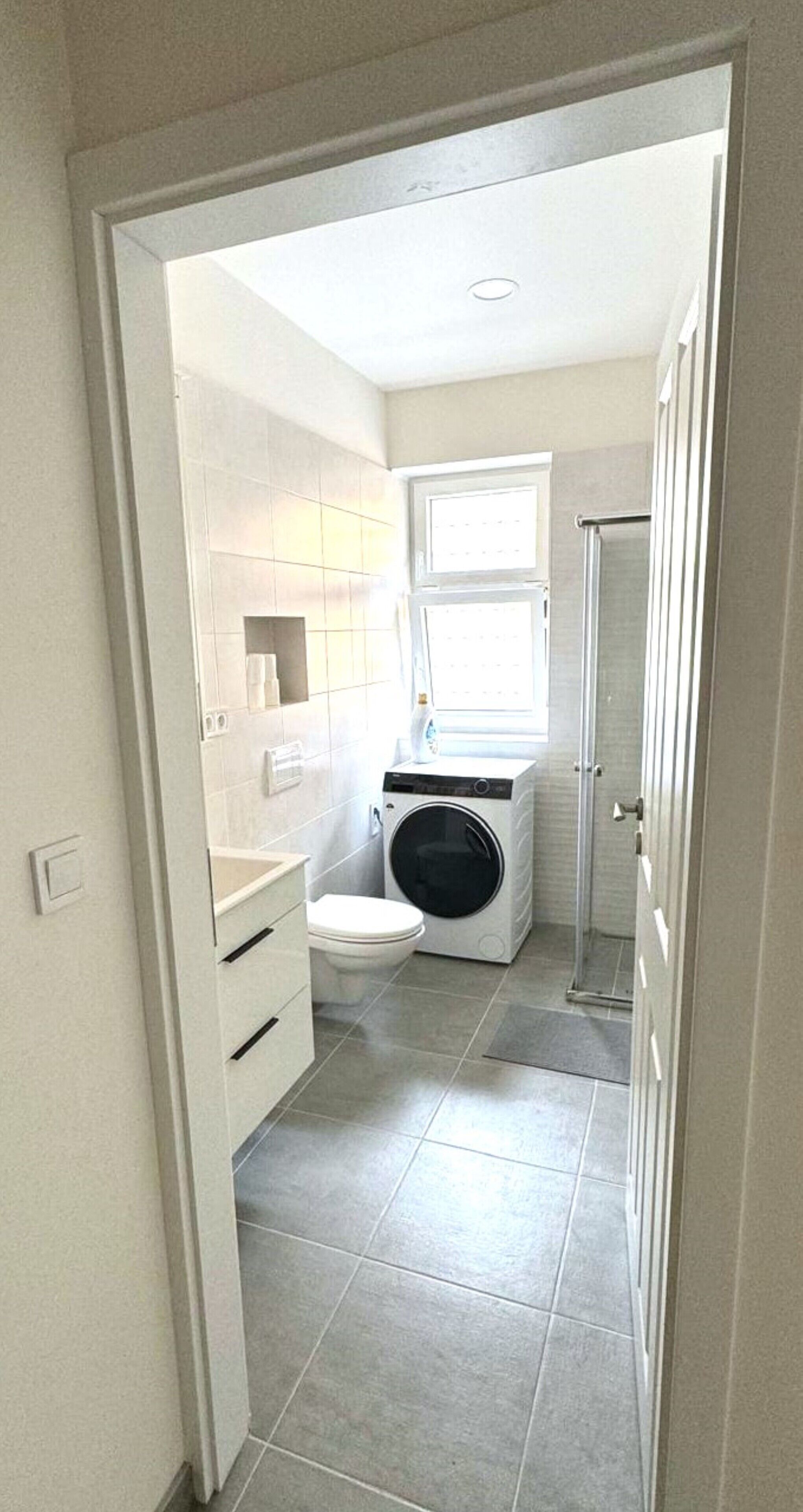 Comfort Studio, Garden View | Bathroom | Combined shower/tub, free toiletries, hair dryer, towels