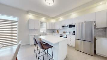 Mikrowelle, Ofen, Herdplatte, Geschirrspüler