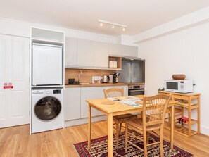 Fridge, microwave, oven, coffee/tea maker