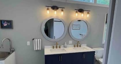 Modern 3BR Cottage! #1