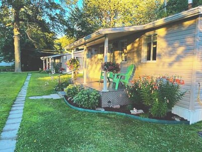 Cottage Near St Lawrence River! #2
