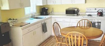 Beautiful 2BR Waterfront Cottage! #3

