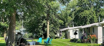 Waterfront 2BR Cottage! #4