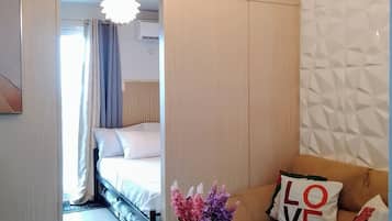 1 bedroom, in-room safe, WiFi, bed sheets