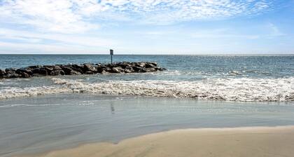 Hampton 2BR ᠅ Cozy & Pet-Friendly ᠅ Long Stays