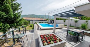 10 outdoor pools - La Terrazza (Mostar)