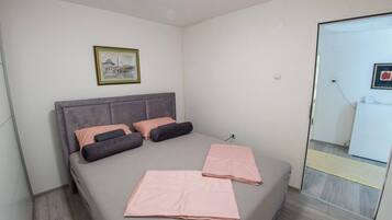 Kamar Double Deluks, pemandangan sungai | 2 kamar tidur, setrika/meja setrika, dan Wi-Fi gratis
