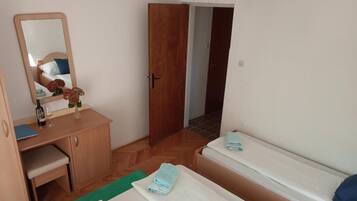 1 bedroom, free WiFi, bed sheets