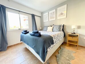 1 chambre, fer et planche à repasser, lit parapluie, Wi-Fi