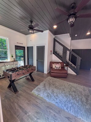 Games room - Smoky Mountain cabin [hot tub] [game room] minutes to Gatlinburg & Pigeon Forge (Sevierville)