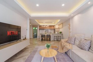 House | Living area | TV - Onsen Retreat in Heart of Bangkok (Bangkok)