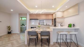 House | Dining