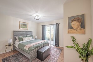 2 多间卧室、办公桌、熨斗/熨衣板、免费 WiFi