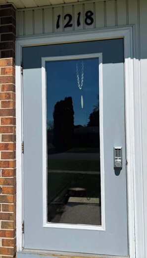 Exterior detail - 1 Bedroom - 1218 Canterbury Ct (Sun Prairie)