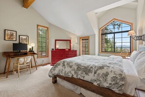 3 chambres, bureau, fer et planche à repasser, lit parapluie