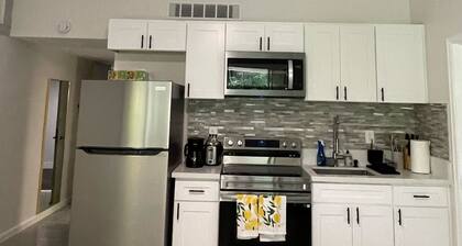 Newly Renovated Cozy 2Br 1Ba Apt in Waiakea Villas
